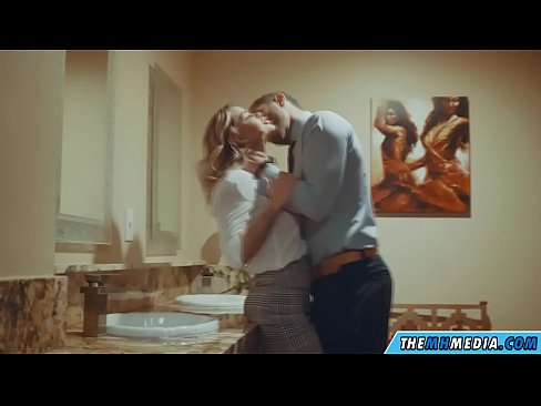 ❤️ Ke hoʻowalewale ʻia ʻoe e kahi blonde busty i kahi lumi hoʻomaha ākea ☑ Russian porn ma haw.com-porn-hat.ru ❌️